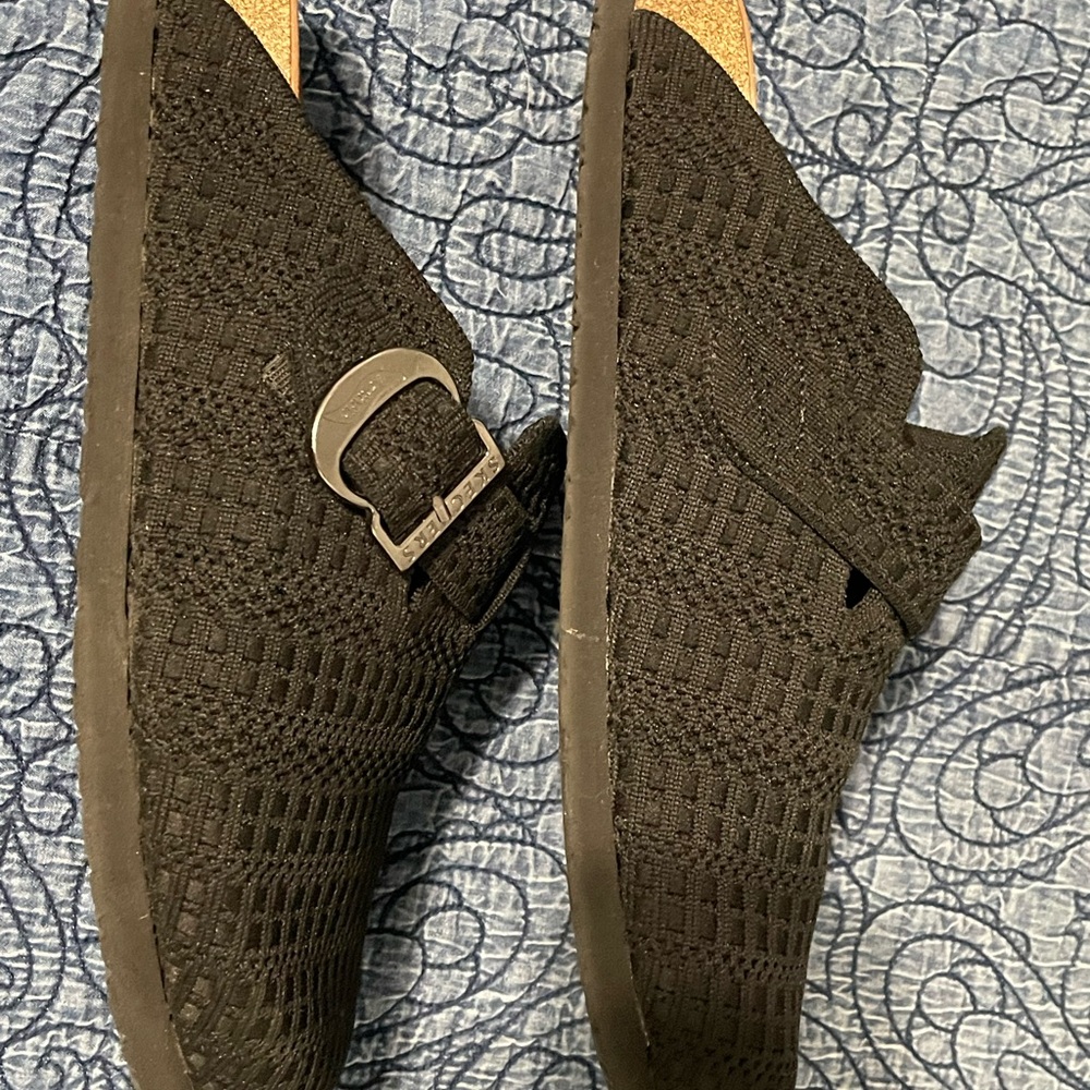 Skechers Black Textured Slip-On Clogs - Picture 2 of 3
